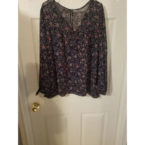 blouse - Picture 5 of 5